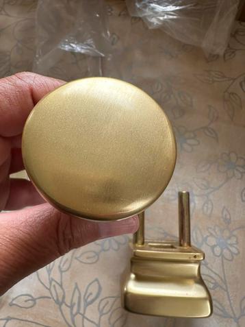 Messing deurknop voor garagedeur beschikbaar voor biedingen