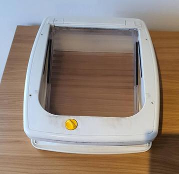 Luik voor kleine honden of eventueel katten beschikbaar voor biedingen