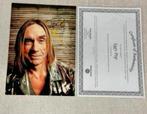 Iggy Pop - Foto gesigneerd Echte handtekening + Certificaat, Verzamelen, Muziek, Artiesten en Beroemdheden, Ophalen of Verzenden