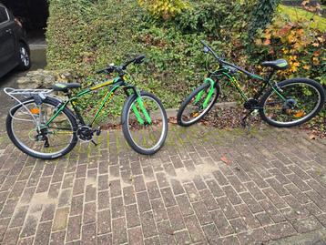 2x velos nouveau plus des accessoirs  beschikbaar voor biedingen