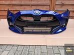 VOORBUMPER TOYOTA YARIS IV 20-23R MARINEBLAUW - KLEUREN 8W7, Gebruikt, Toyota, Bumper