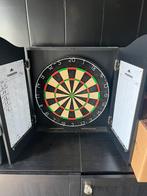 Darts in kast goede staat, Sport en Fitness, Ophalen, Zo goed als nieuw