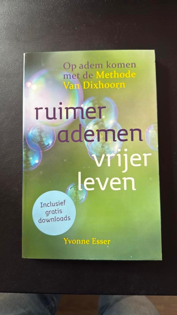 Yvonne Esser - Ruimer ademen – vrijer leven, Boeken, Wetenschap, Zo goed als nieuw, Ophalen of Verzenden