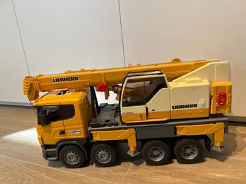 Bruder: Liebherr kraanwagen beschikbaar voor biedingen