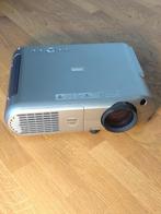 Toshiba TLP660 Projector Beamer met Logitech speakers, Ophalen, HD (720), LCD, Gebruikt