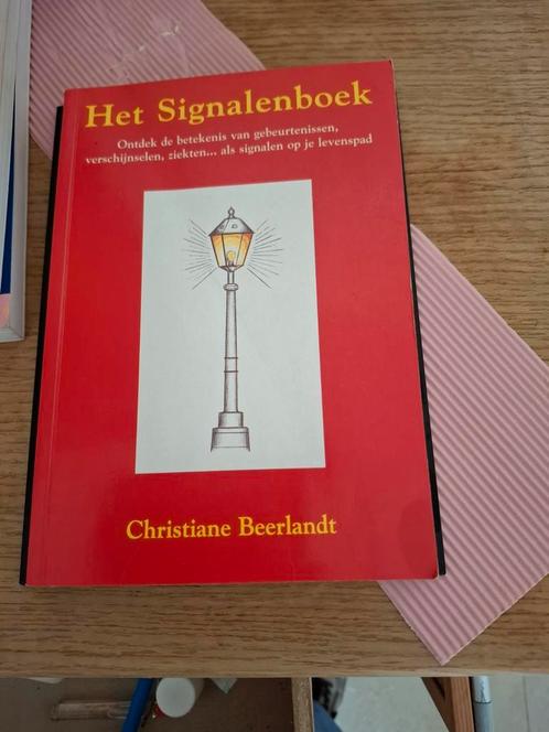 Signalen erkennen. Zeldzaam     Per boek 12 euro, Boeken, Esoterie en Spiritualiteit, Zo goed als nieuw, Ophalen of Verzenden