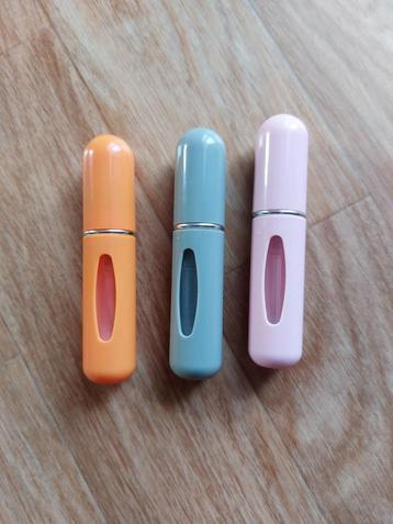 Hervulbare  parfumflesjes  beschikbaar voor biedingen
