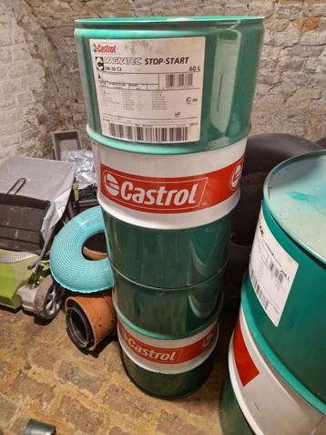 2 fut castrol 60l beschikbaar voor biedingen