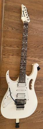 Linkshandige lefty IbanezJem Jr met tremstopper, Ophalen