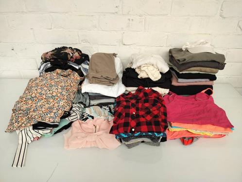 Zeer mooi lot dameskleding - Maat Small (58 Stuks), Kleding | Dames, Overige Dameskleding, Gedragen, Ophalen