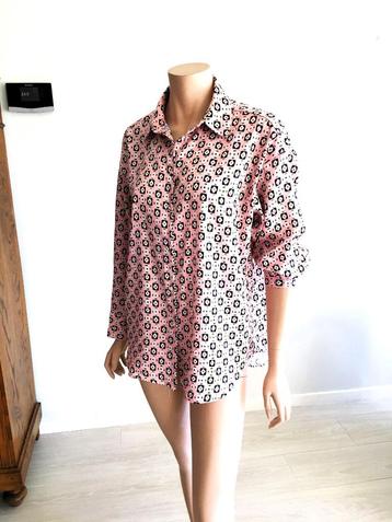 ️ Zara "Trendy en veelzijdig - oversized blouse maat 36!" beschikbaar voor biedingen