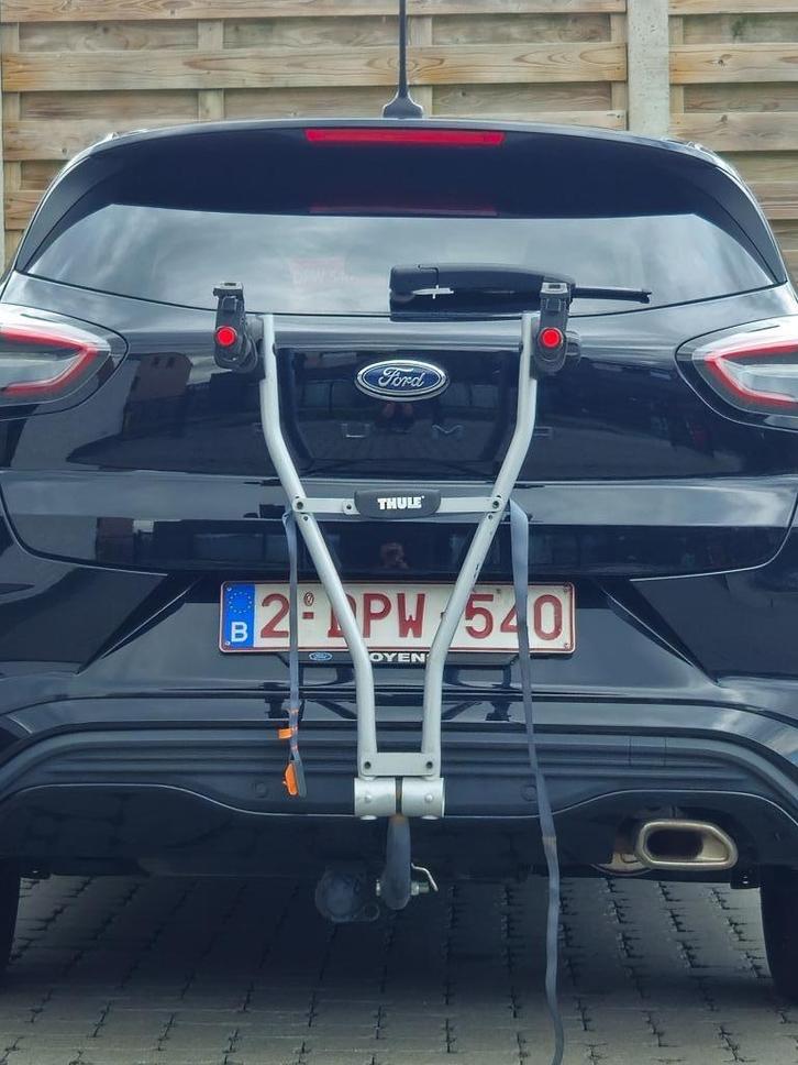THULE fietsendrager voor 2 fietsen, Auto diversen, Fietsendragers, Zo goed als nieuw, Trekhaakdrager, 2 fietsen, Brede banden