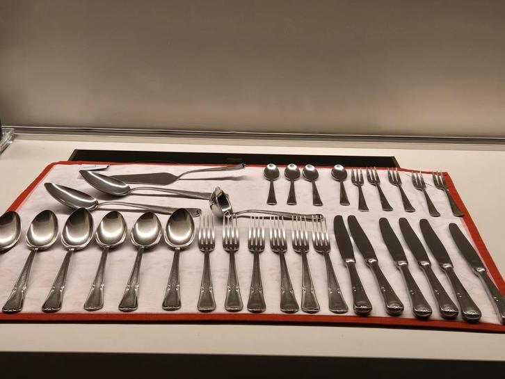 Couverts récents Solingen Rostfrei six personnes, Stainless, Maison & Meubles, Cuisine | Couverts, Comme neuf, Inox ou Chrome