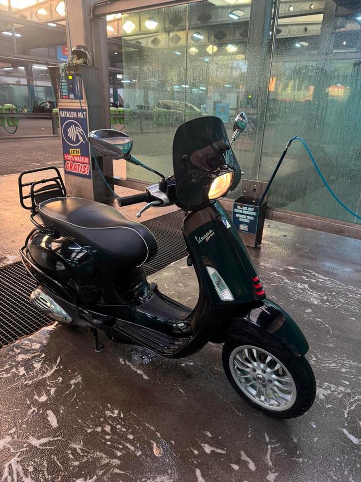 Vespa sprint A klasse, Fietsen en Brommers, Scooters | Vespa, Zo goed als nieuw, Ophalen