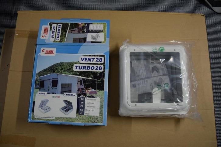 Nieuw Fiamma dakluik 34,5 x 35 cm , wit dak + horgaas, Caravans en Kamperen, Mobilhome-accessoires, Nieuw, Ophalen