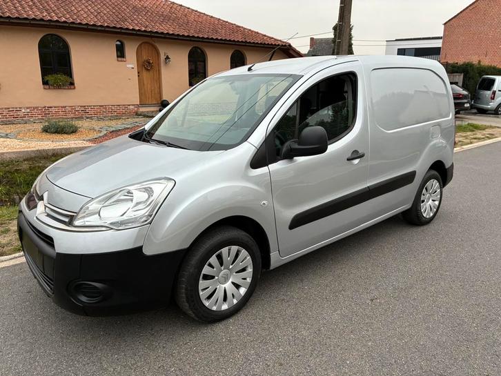 Zeer mooie berlingo met airco/3zit/ruitjes, Auto's, Bestelwagens en Lichte vracht, Bedrijf, Te koop, Used 1. Bestelwagens met ervaring.