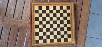 Vintage houten combi schaak- en dambord beschikbaar voor biedingen