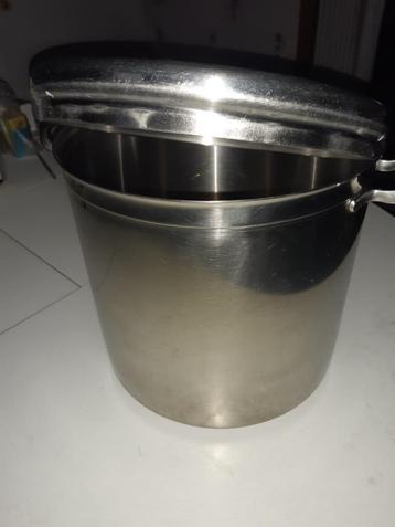 Grote soepkom INOX 10 liter beschikbaar voor biedingen