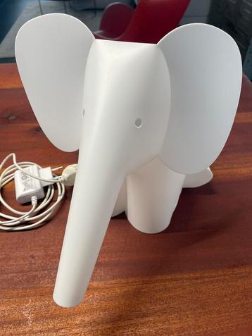 Lamp kinderkamer beschikbaar voor biedingen