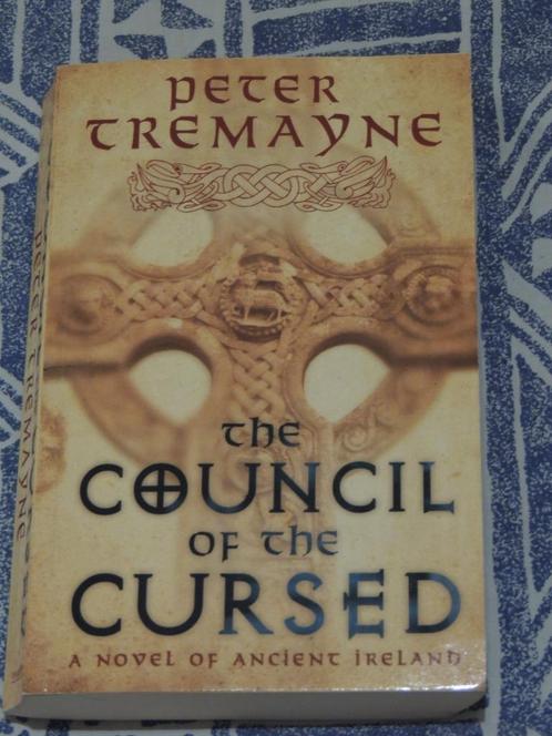 The Council Of The Cursed by Peter Tremayne, Boeken, Thrillers, Gelezen, Europa overig, Ophalen