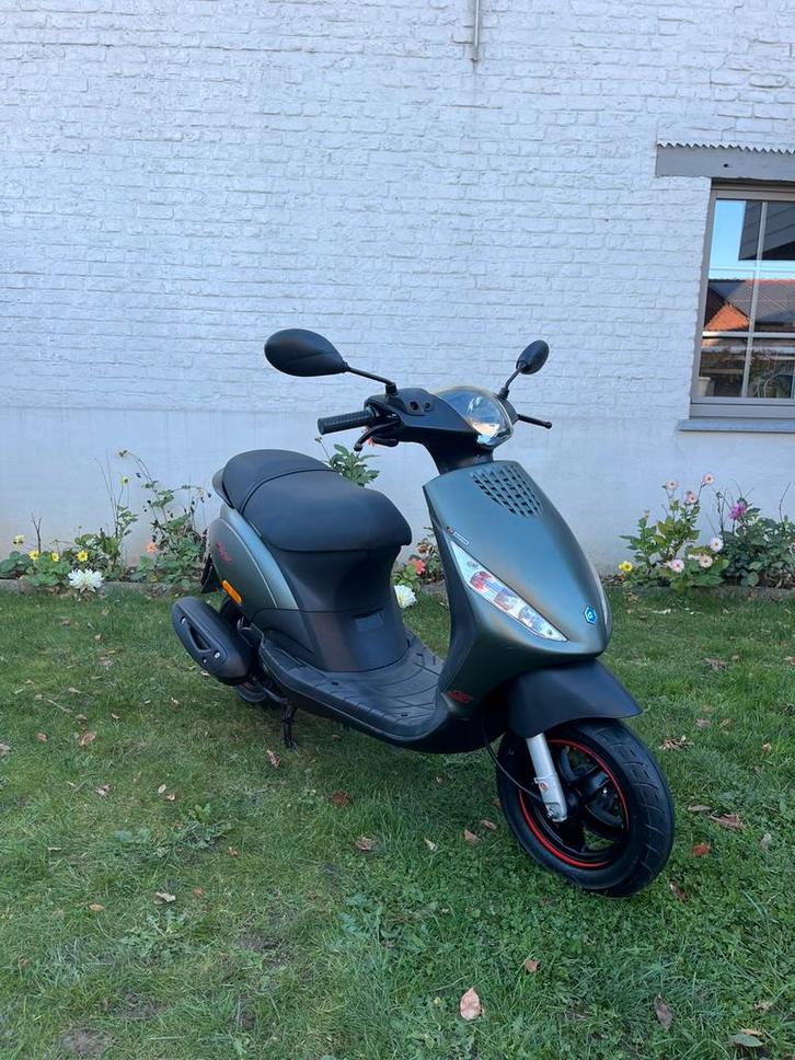 Piaggio Zip A klasse nieuwstaat, Fietsen en Brommers, Scooters | Piaggio, Zo goed als nieuw, Zip, Klasse A (25 km/u), Benzine