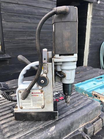 Magneet kolomboor en frees machine beschikbaar voor biedingen