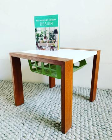 Vintage bijzet tafeltje design  beschikbaar voor biedingen