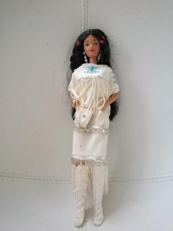 Barbie, Indiaanse Mattel uit 1992. beschikbaar voor biedingen
