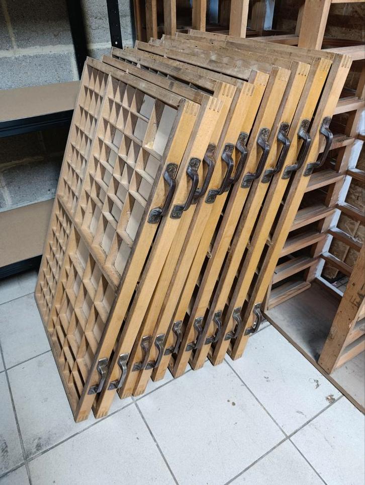 Lot de 9 grands tiroirs d'imprimeur, Antiquités & Art, Antiquités | Accessoires de maison, Enlèvement ou Envoi