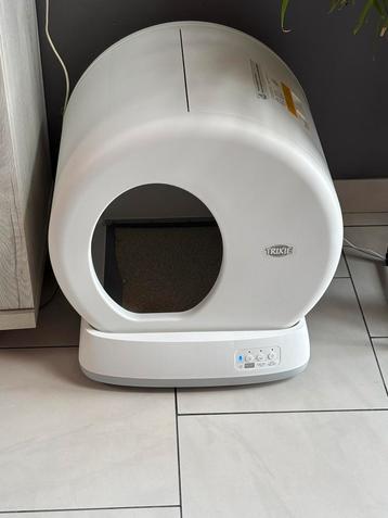 Aangesloten kattenbak beschikbaar voor biedingen