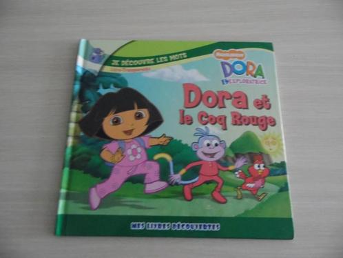 DORA ET LE COQ ROUGE     JE DÉCOUVRE LES MOTS, Boeken, Kinderboeken | Kleuters, Zo goed als nieuw, Fictie algemeen, 5 of 6 jaar