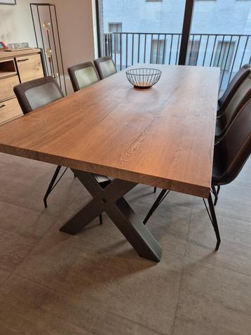 Eetkamertafel 240x100 - Goede staat (lichte gebruikssporen) beschikbaar voor biedingen