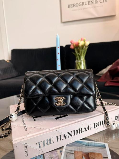 Chanel mini square pearls, Handtassen en Accessoires, Tassen | Damestassen, Zo goed als nieuw, Handtas, Zwart, Ophalen