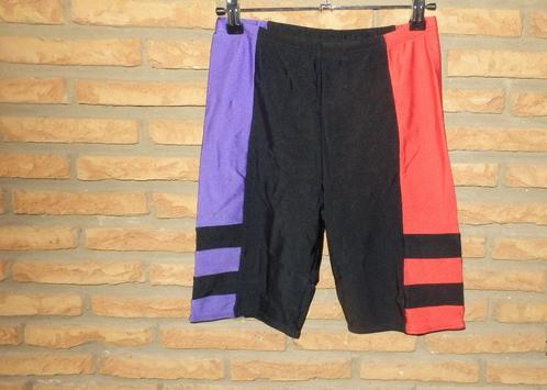 (1) -bermuda femme t.38 noir rouge violet, Vêtements | Femmes, Culottes & Pantalons, Comme neuf, Taille 38/40 (M), Rouge, Courts