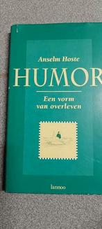 Hoste - Humor een vorm van overleven, Boeken, Humor, Ophalen of Verzenden, Zo goed als nieuw, Hoste