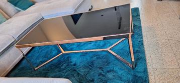 Table de salon design cuivrée beschikbaar voor biedingen