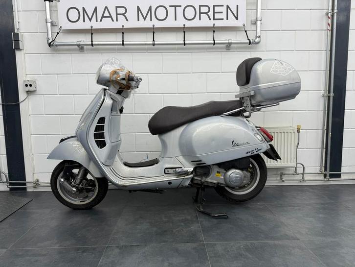 Vespa gts 300 voor opmaak of onderdelen, Fietsen en Brommers, Brommeronderdelen | Algemeen, Ophalen