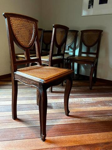 Antieke stoelen (6) beschikbaar voor biedingen