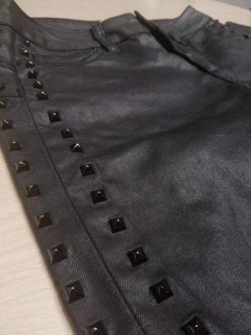 Zwarte jeans Liu Jo, zwarte studs opzij/maat xs/s of 26, Kleding | Dames, Spijkerbroeken en Jeans, Gedragen, W27 (confectie 34) of kleiner