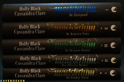 Magisterium - Holly Black & Cassandra Clare - Full Moon - 5x, Boeken, Fantasy, Gelezen, Ophalen of Verzenden