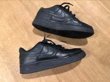 Air Force 1 Nike 37.5 zwarte sneaker in perfecte staat 