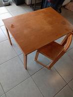 Table plus chaises enfant, Enfants & Bébés, Chambre d'enfant | Tables & Chaises, Chaise(s)