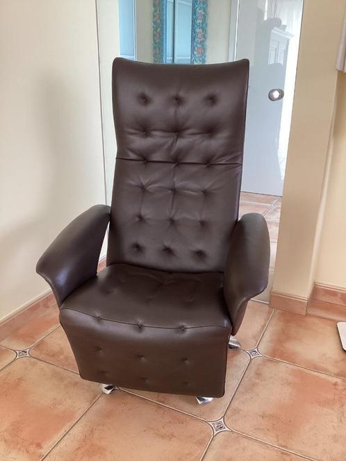 Jori relax Model Square mono-move(Showroomstaat)chesterfield, Huis en Inrichting, Fauteuils, Zo goed als nieuw, Leer, Ophalen