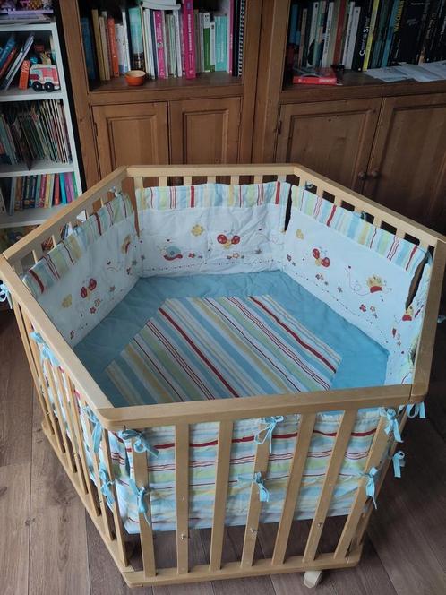 Parc bébé en bois ajustable 3 niveaux, Kinderen en Baby's, Babyparken, Gebruikt, Overige vormen, In hoogte verstelbaar, Boxkleed