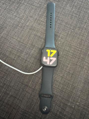 Apple Watch SE 2022 - Smartwatch heren en dames - 44 mm - beschikbaar voor biedingen