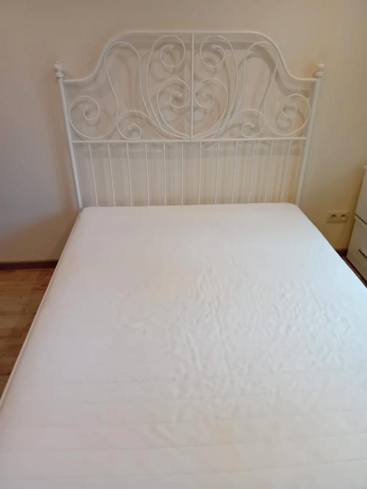 Ikea bed uit metaal in super goede staat!, Huis en Inrichting, Slaapkamer | Bedden, Zo goed als nieuw, Metaal, Ophalen