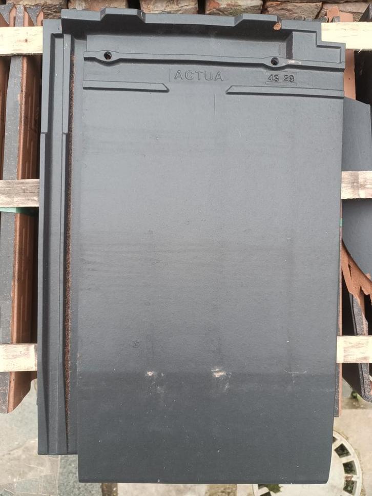 Tuiles plates Noir Koramic Actua grand format 29cm/40cm, Doe-het-zelf en Bouw, Dakpannen en Dakbedekking, Nieuw, Dakpannen, Zwart