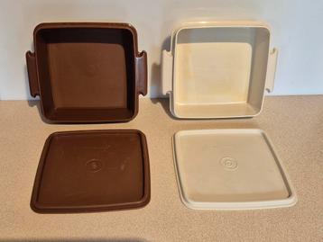 Tupperware vierkante bewaardozen; samen €5 beschikbaar voor biedingen