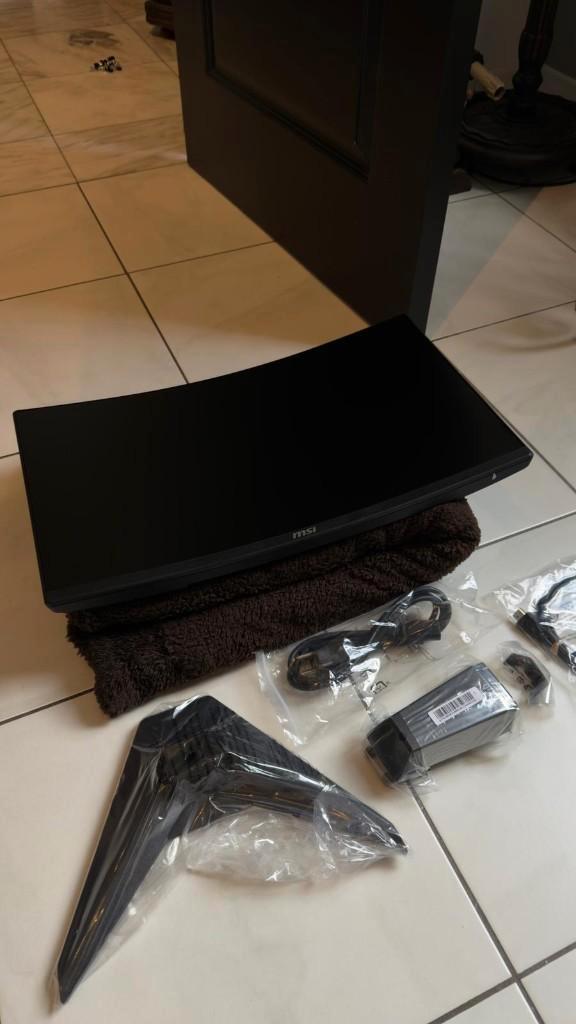 MSI 23,6 inch curved VA gaming scherm nieuw, Computers en Software, Monitoren, Nieuw, Gaming, VA, Ophalen