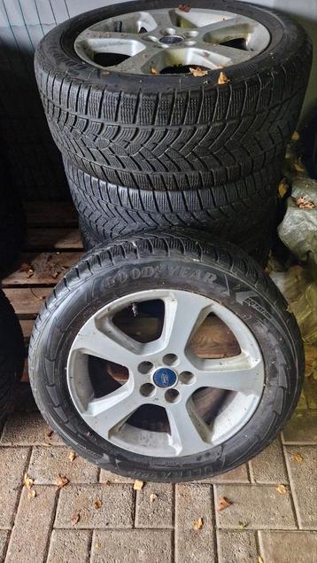 4Roues/jantes alu Ford+4 pneus hiver GoodYear ultra grip M+S beschikbaar voor biedingen